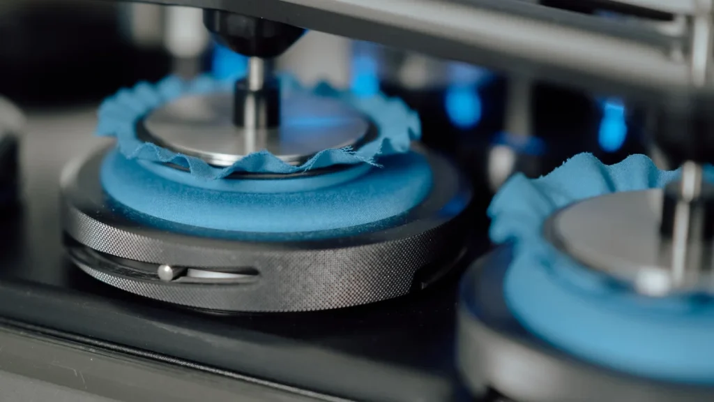 Farklı gramaj ve ilmek sıklığında örme kumaş örnekleri