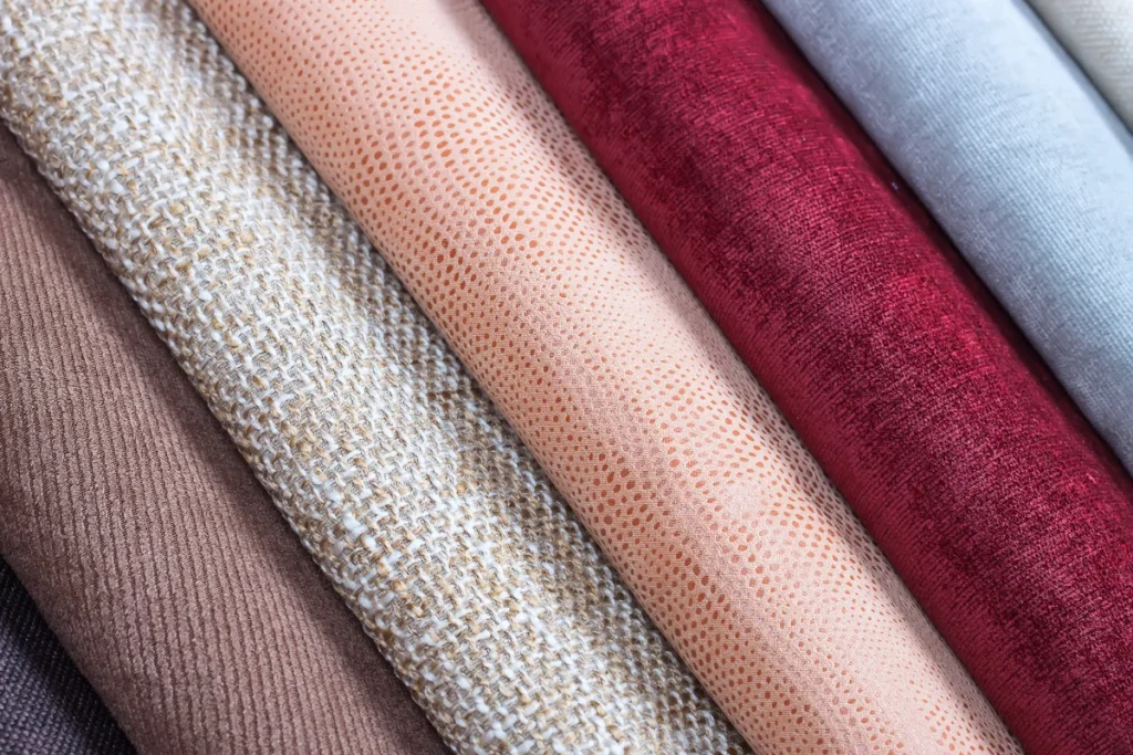 Poplin, denim, saten ve şifon gibi en çok kullanılan kumaş türleri